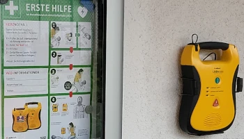Defibrillator